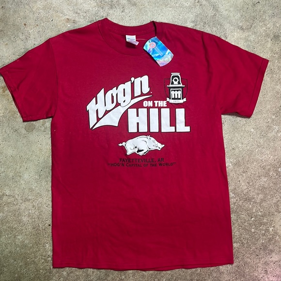 Gildan | Shirts | University Of Arkansas Razorback T Shirt Hogn On The ...